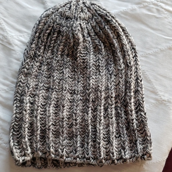 P'tula Aurora Knit Hat - Picture 2 of 4